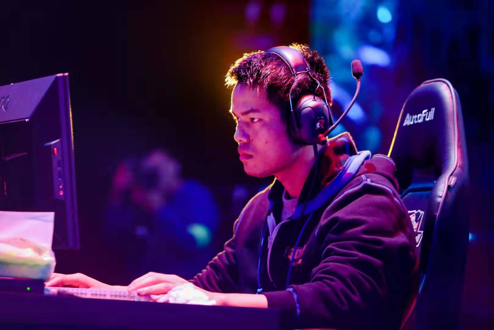 被动承受 被动承受